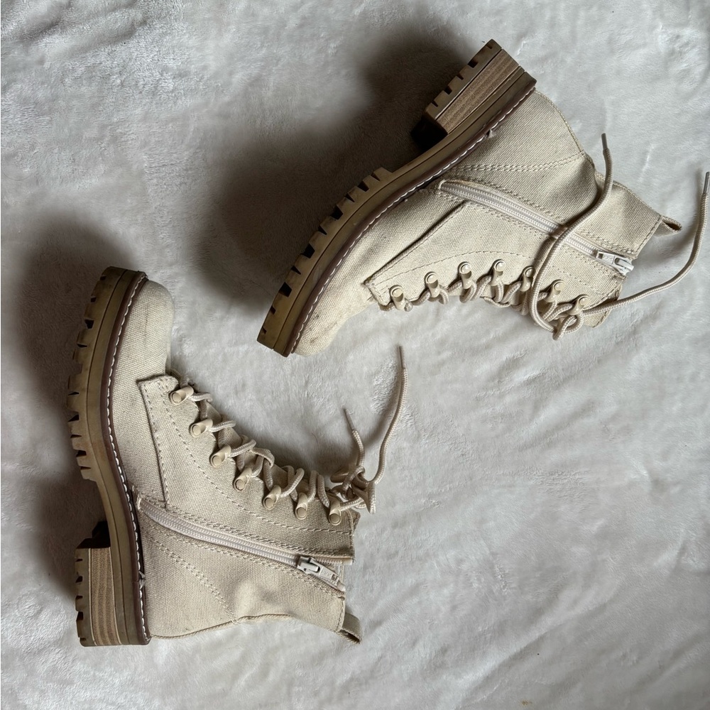 Universal Thread Beige Lace-Up Combat Boots